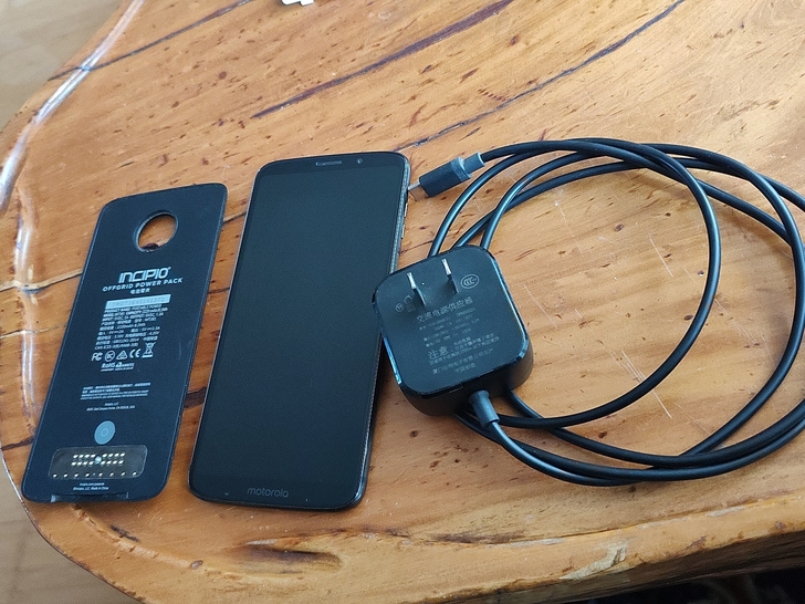 moto z3美版4+64，外观98新，完...
