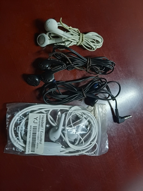 线控耳机免费送,仅限自提,音质没问题,有两...