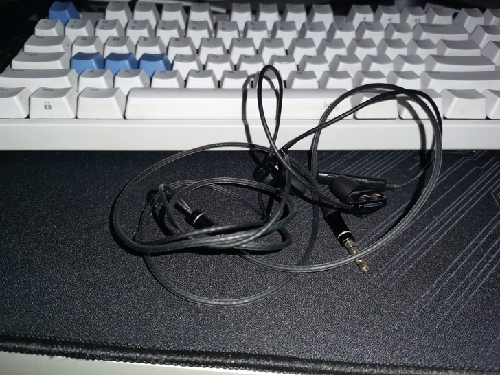 兰士顿 D4C耳机 国产之光 比akg19...