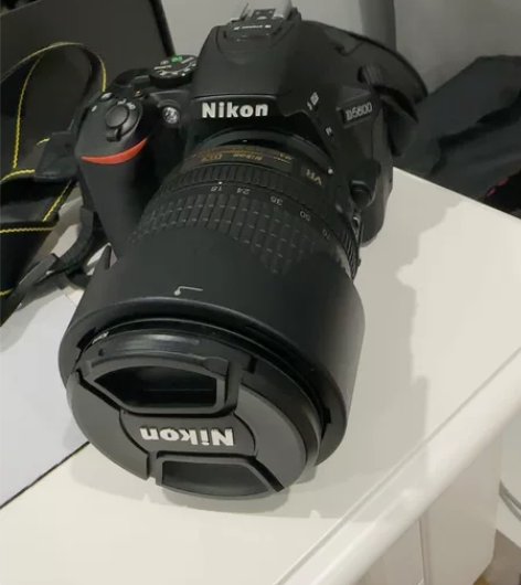 尼康d5600 储存卡64g 镜头 18-...