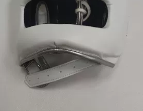 英国fly拳击横梁头盔 使用时间不久，没有...