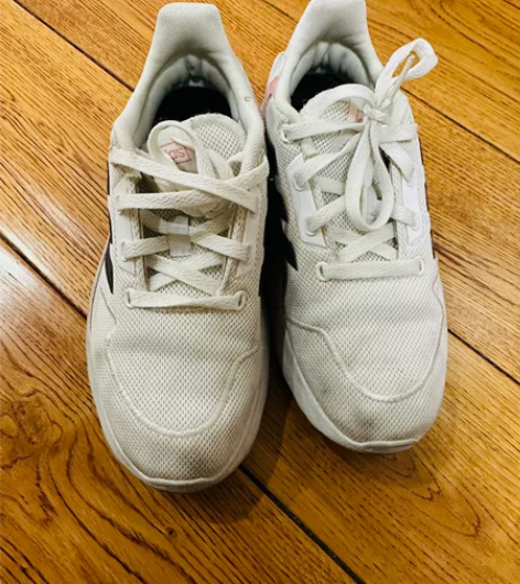 阿迪  33码  未洗 感兴趣的话点“我想...