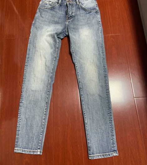 浅色男士牛仔裤 感兴趣的话点“我想要”和我...
