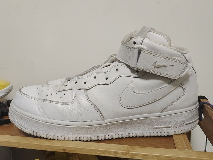 耐克空军一号，AF1 44码有点大，9新穿...
