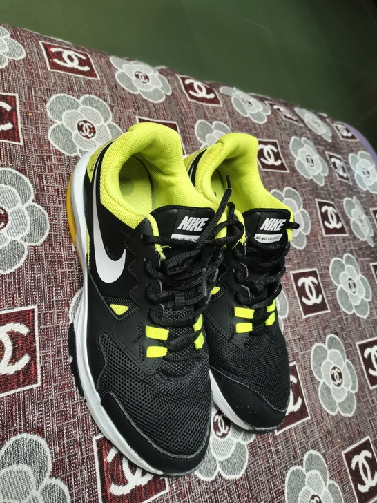 耐克气垫鞋正品42.5码九成新