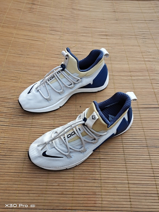 耐克 39码 运动鞋  鞋子八成新以上 实...