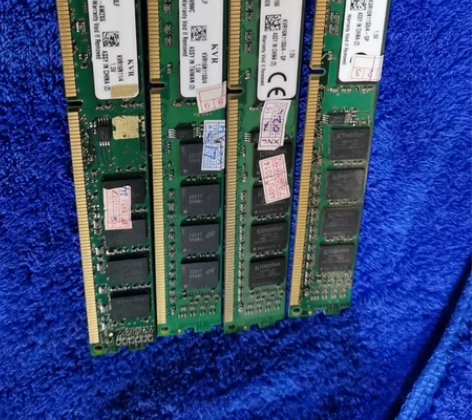 金士顿内存， 型号：KVR16N11S8/...