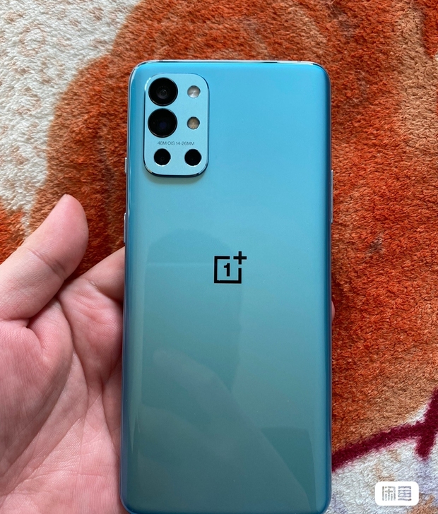 一加9r，蓝色，8+128。成色95新，屏...