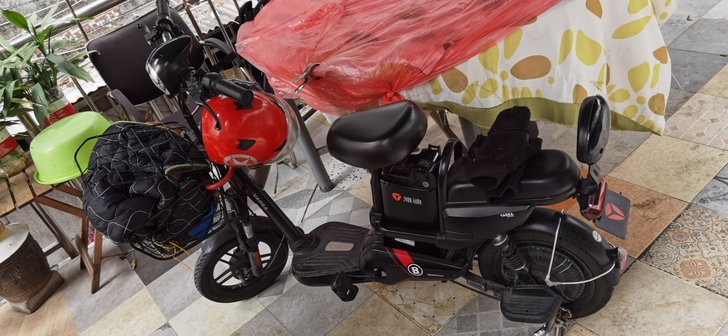 雅迪电动车，新国标，刚好使用两年，9成新，...