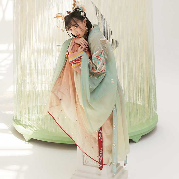 【十三余 小豆蔻儿】[碧落青鸾] 重工刺绣...