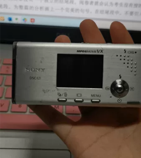 SonyL1 美式复古机，配件有电池内存卡...