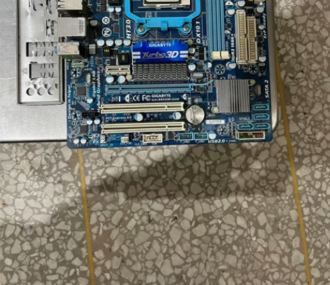 出售拆机技嘉A880电脑主板，送个亮机处理...