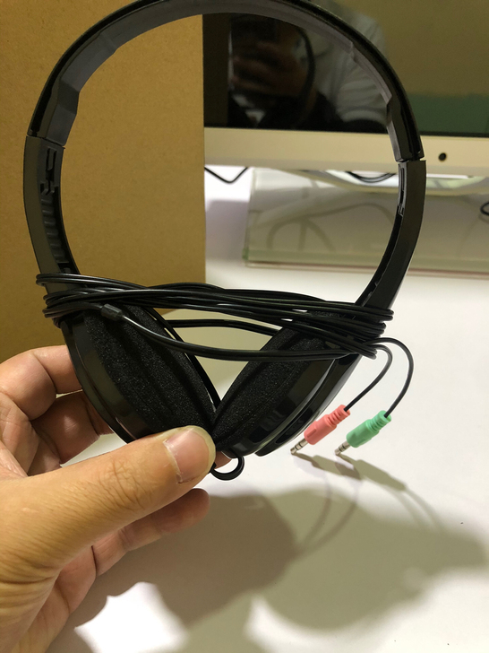 头戴式耳机。全新。十成十新