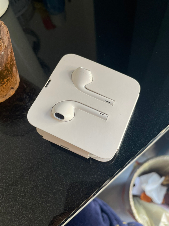 苹果11 买手机时的原装耳机！未使用过！！！