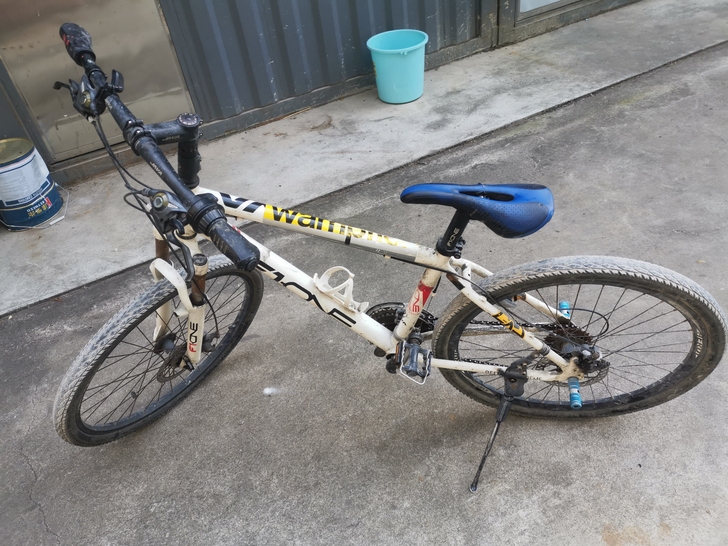 变速山地自行车