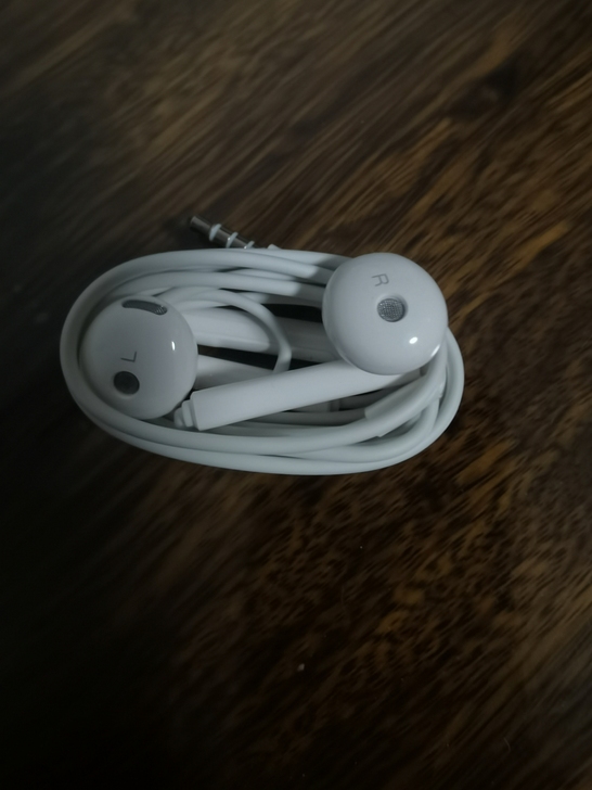 全新未使用的线控耳机带麦克，便宜转让