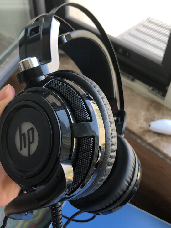 耳机质量不错，用了快三年了，至今仍然不影响...