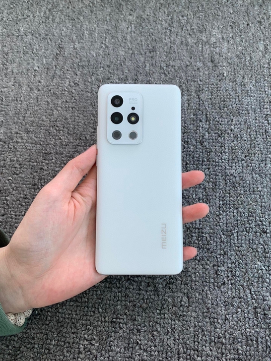 魅族18pro白色，12+256G 99新