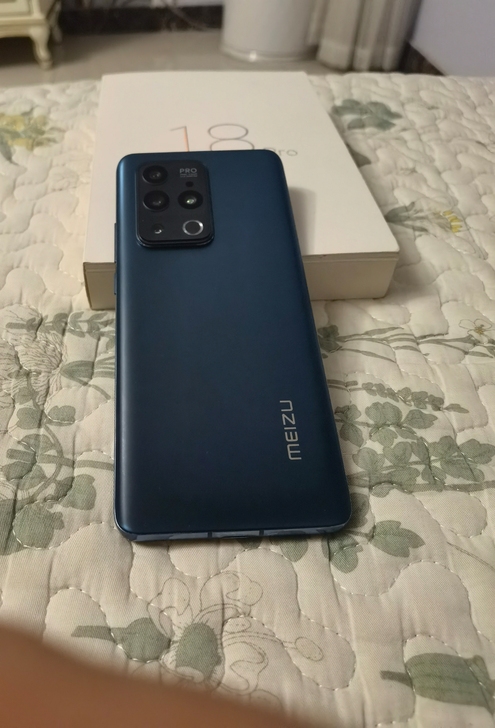 魅族18pro苍穹蓝，12+256顶配