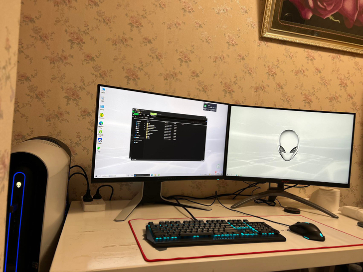 外星人台式电脑（显示器及主机）。ALIEN...