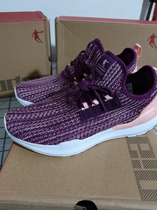 全新乔丹37码女子休闲运动跑步鞋,鞋子是春...