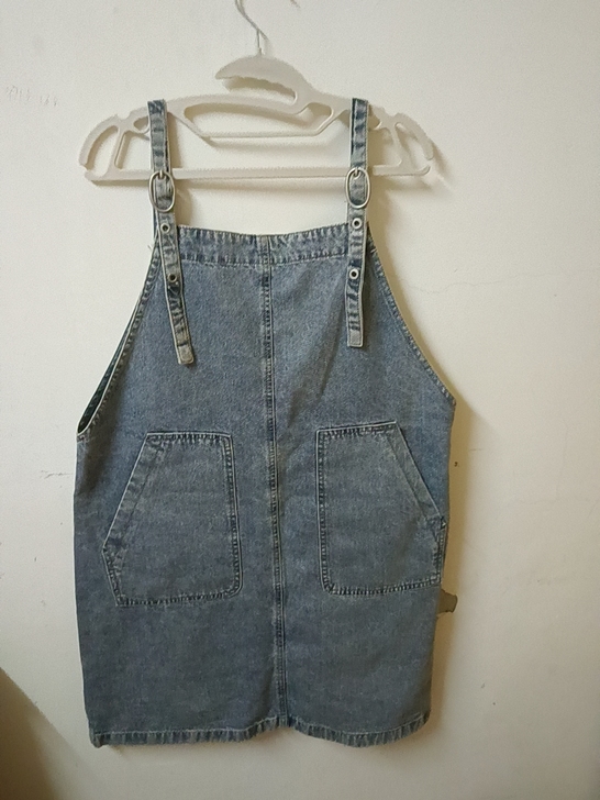 实体店209入的,没穿过,买回来就一直放着...