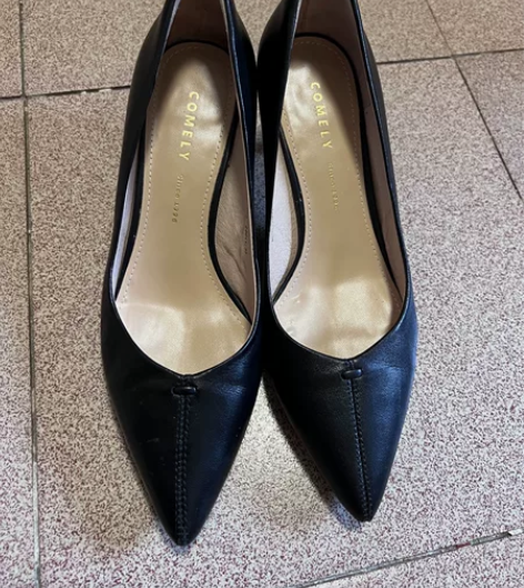 【出】康莉真皮尖头单鞋 皮质很软，不记得是...