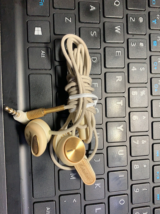 MARSHALL在车上听的，影响驾驶安全 ...