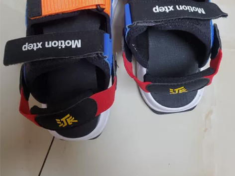 特步童鞋儿童凉鞋中大童露趾软底2022年夏...