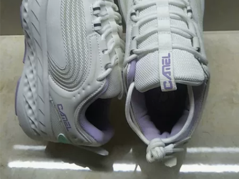 35码骆驼微瑕女鞋。右脚微黄，洗洗会淡。无...