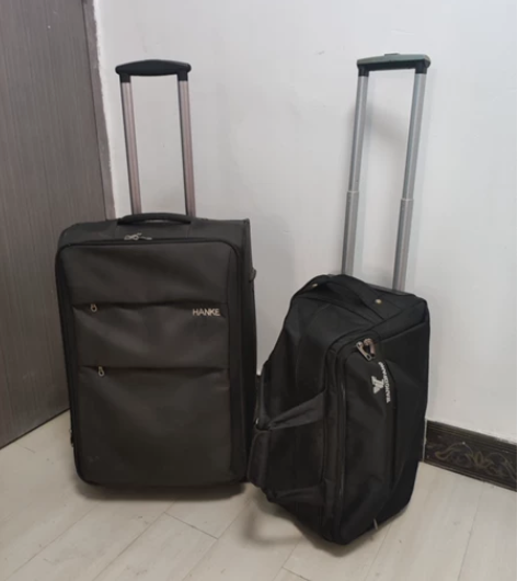 汉客24寸行李箱，8成新，49元处理； 大...