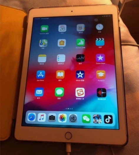 iPad 2018    128G   9...