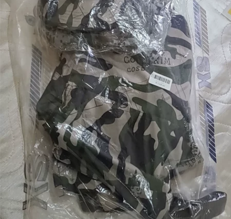 学生军训迷彩服一套，尺寸160。全新未穿过...