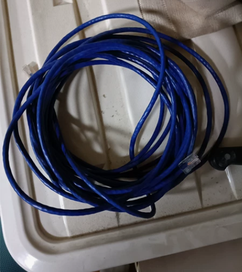 超五类网线，目测十几米吧，带两侧水晶头，可...