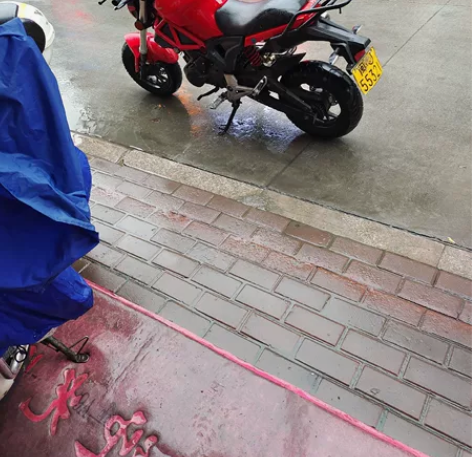 八成新宝雕150cc，手动挡新手骑不来，仪...