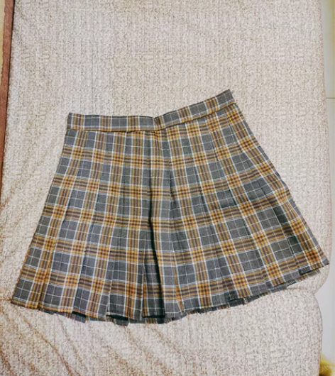 百褶裙,质量超级好,有内搭,买回来以后一次...