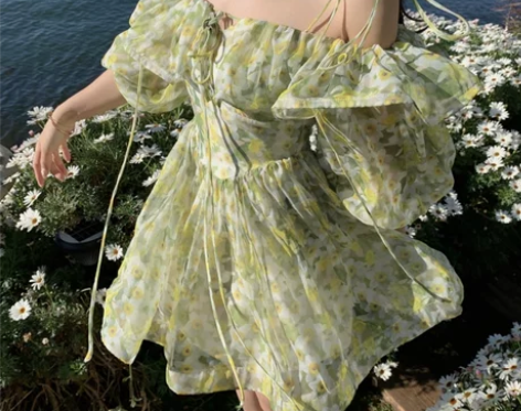 法式初恋奶甜美温柔茶歇碎花吊带连衣裙子女小...