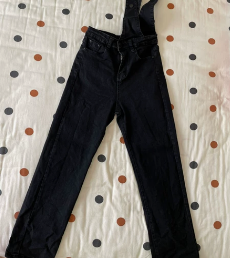 ERQ 单边百搭背带牛仔裤 双11买的，裤...