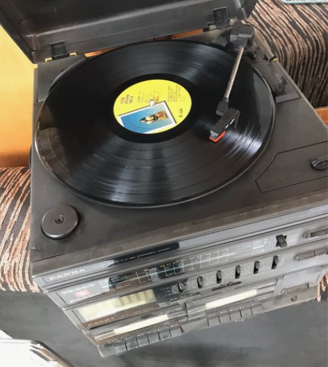 老式收录机带唱片播放的 感兴趣的话点“我想...