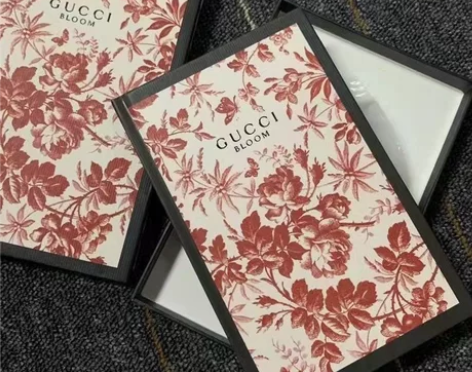 Gucci繁华记事本 感兴趣的话点“我想要...