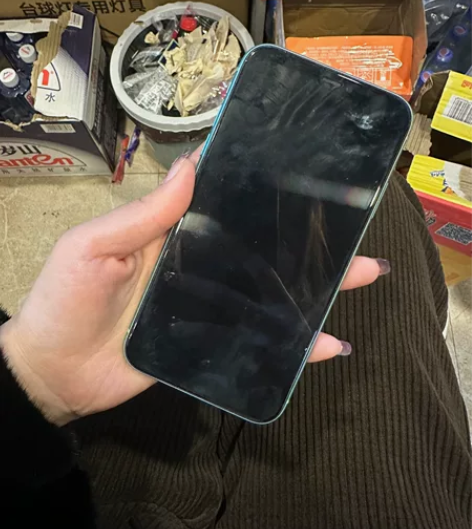 99新苹果11  64G  绿色  外观完...