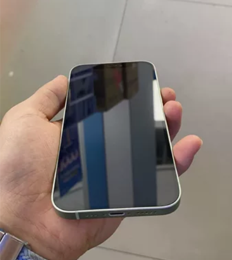 自用苹果iPhone 12 64g国行购于...