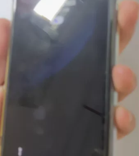 苹果11 128g 后玻璃碎裂 其他无任何...