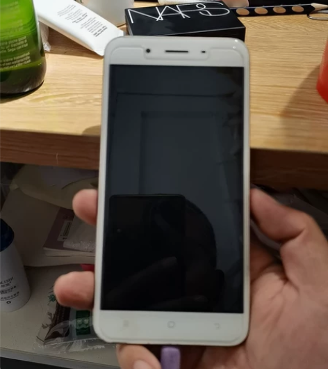 vivo y66l。有开机密码。品相如图。...