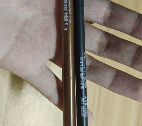 出眼线胶笔＋洛杉矶女孩眼影 眼线胶笔没用过...