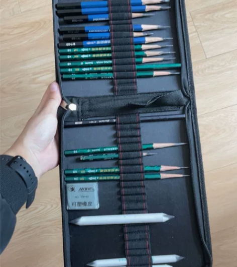 素描铅笔套装如图，加铅笔收纳 感兴趣的话点...