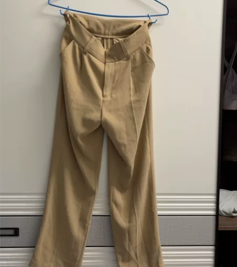 雷雨家买的，平时都是运动装健身裤 买来试穿...