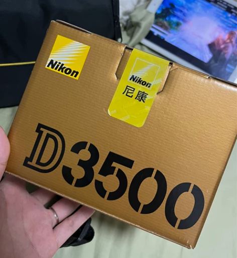 尼康相机D3500 几乎全新 老公送的礼物...