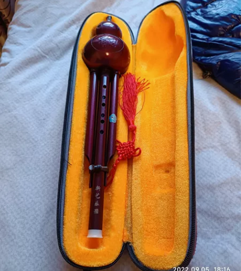 葫芦丝,有点小瑕疵,几乎没用过。现便宜处理...