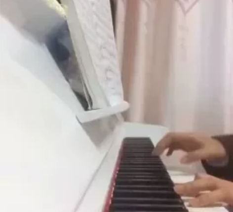 闲置了的钢琴 感兴趣的话点“我想要”和我私...